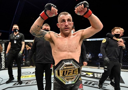 Aleksandr Volkanovski UFC çempionluq kəmərini qaytarıb