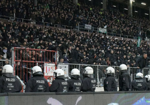 Almaniyadakı futbol matçında 32 nəfər iğtişaşlara görə xəsarət alıb