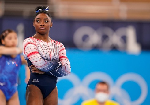 Amerikalı Simona Baylz tarixin ən titullu gimnastı olub
