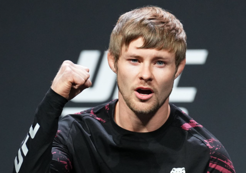 Amerikalı UFC döyüşçüsü Mitçel karyerasında 16-cı qələbəsini qazanıb