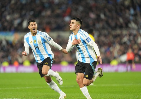 Argentina Kolumbiya ilə matçda azlıqda məğlubiyyətdən xilas olub