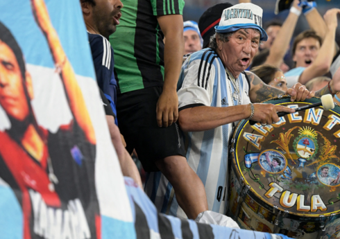 Argentina millisinin əfsanəvi azarkeşi dünyasını dəyişib