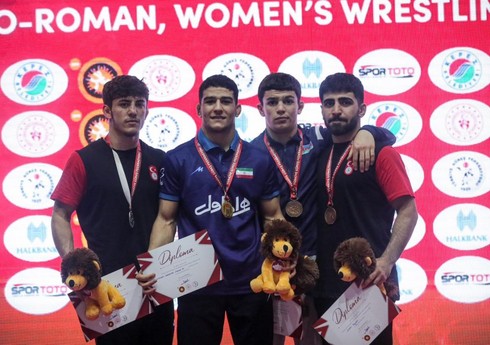 Azərbaycan güləşçiləri "Çempionlar" turnirində 10 medal qazanıblar