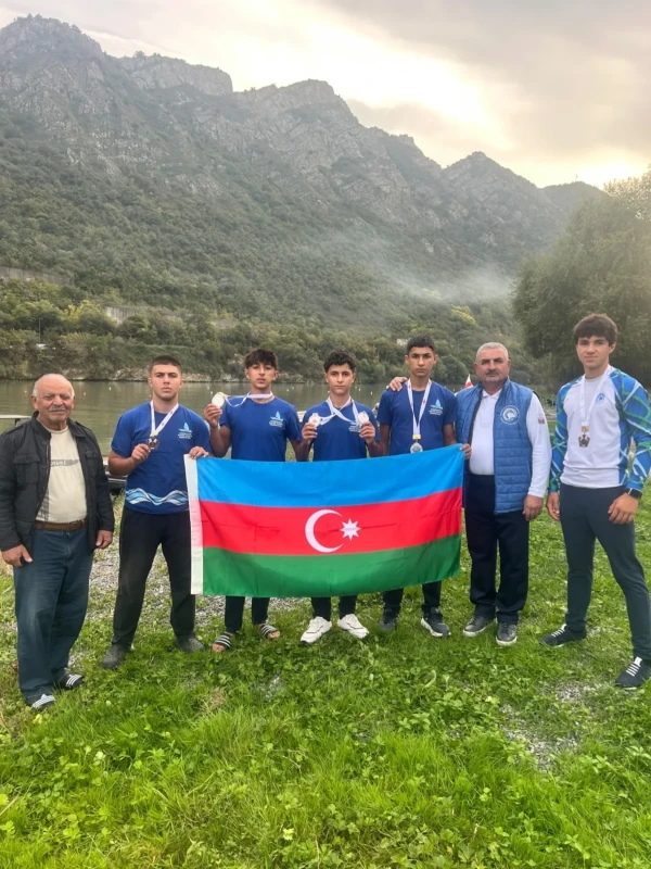 Azərbaycan kayakçı və kanoeçiləri beynəlxalq yarışda 4 medal qazanıblar