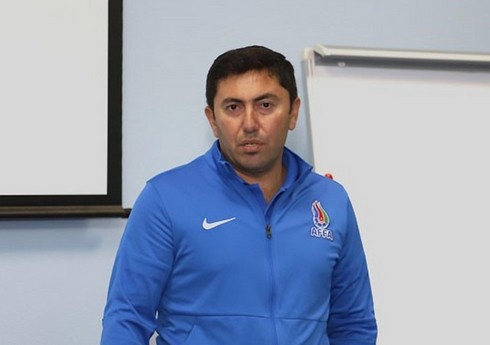 Azərbaycan millisinin baş məşqçisi: Heyətə yeni futbolçular cəlb etmək fikrimiz var
