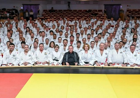 Azərbaycan millisinin baş məşqçisi Macarıstanda keçirilən seminarı müsbət qiymətləndirib