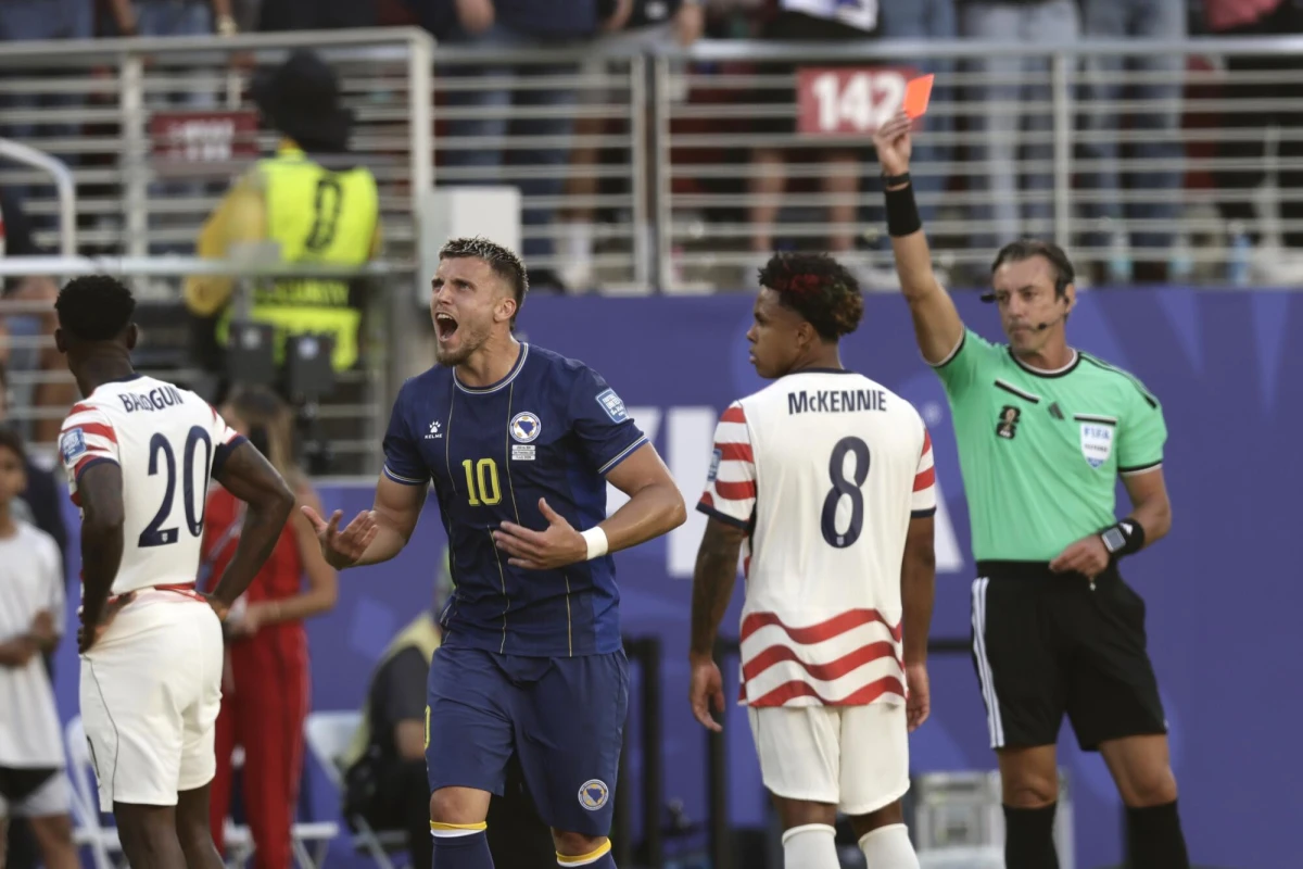 Baloqunun cəzasını təkbaşına ləğv edib - FIFA-da qalmaqallı qərar