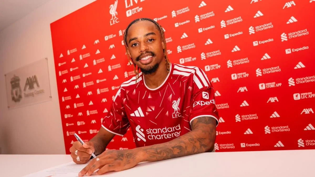 Bredli Barkola rəsmən ”Liverpul”da