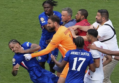 “Çelsi” və PSJ-nin futbolçuları arasında dava düşüb - VİDEO