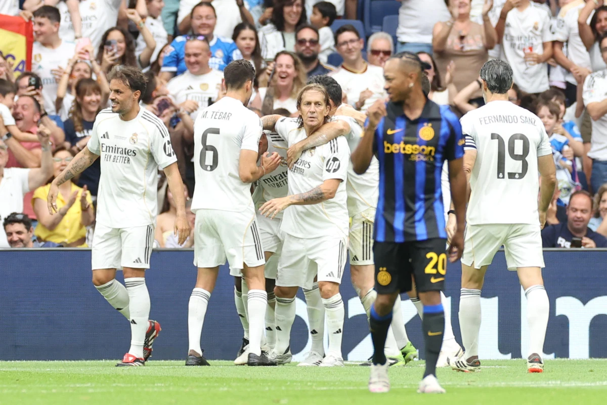Əfsanələr matçı: “Real” “İnter”i məğlub etdi - Emre də meydana çıxdı