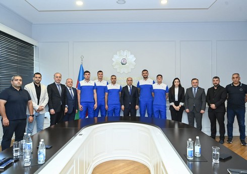 Emin Əmrullayev Avropa Kubokuna vəsiqə qazanan basketbolçularla görüşüb