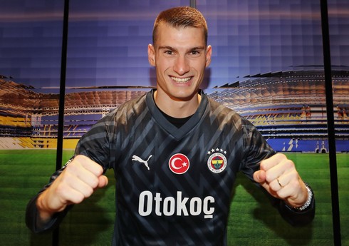"Fənərbağça"nın futbolçusu zədə səbəbindən 1 aya yaxın yaşıl meydanlardan kənar qalacaq