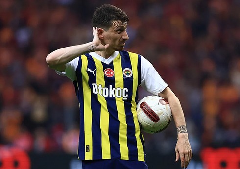 "Fənərbağça"nın futbolçusunun əli sınıb