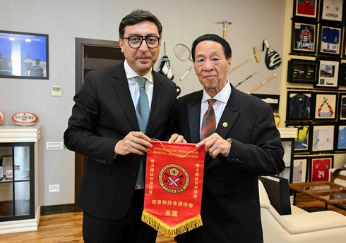 Fərid Qayıbov “Yaşayan Əfsanə” tituluna sahib məşhur döyüş ustası ilə görüşüb
