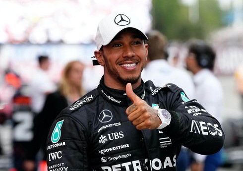 "Formula 1" pilotu İngiltərə millisinə dəstək olub