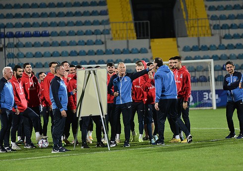 İki futbolçu Qazaxıstanla oyundan əvvəl Azərbaycan millisindən kənarlaşdırılıb