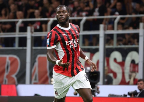 İngiltərə klubu "Milan"ın yarımmüdafiəçisini transfer etmək istəyir