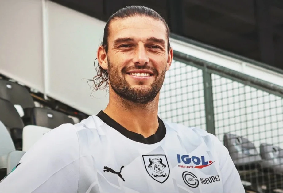 İngiltərə millisinin sabiq futbolçusu altıncı liqa klubuna keçib