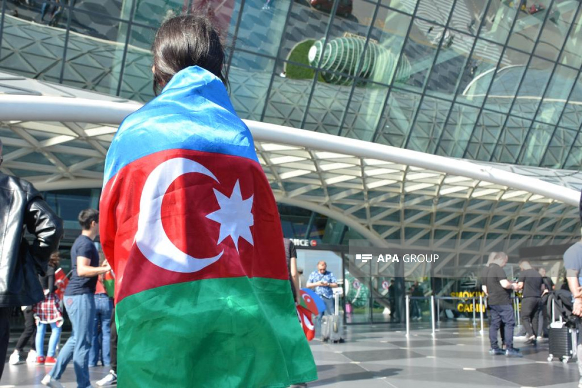 İrəvanda Avropa çempionu olan türkiyəli ağırlıqqaldıranlar Azərbaycana gəlib - VİDEO