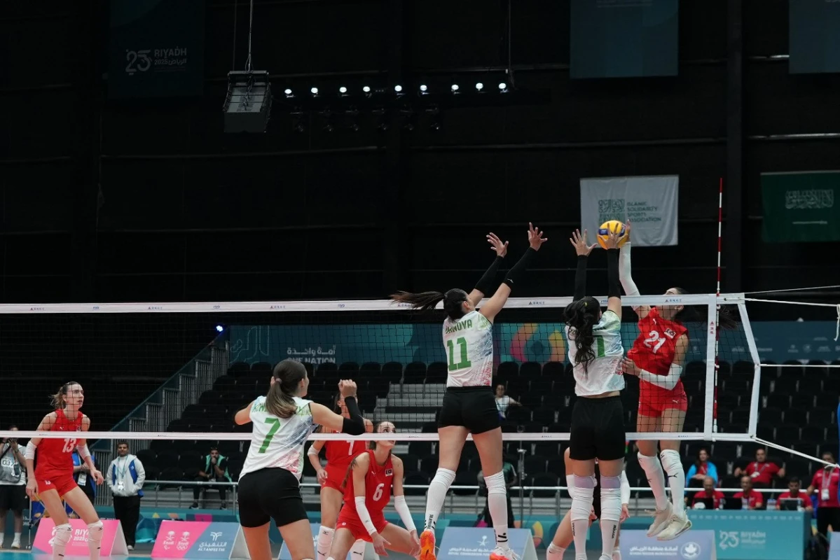İslam Oyunları: Voleybolçularımız Türkiyəyə məğlub olub - FOTO