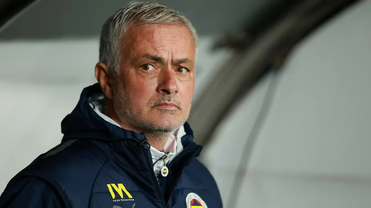 Jurnalistin sualı Mourinyonu özündən çıxardı: "MƏQSƏDİNİZ NƏDİR?"