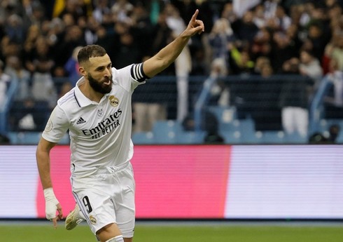 Kərim Benzema "Real Madrid"lə müqaviləsini uzadıb