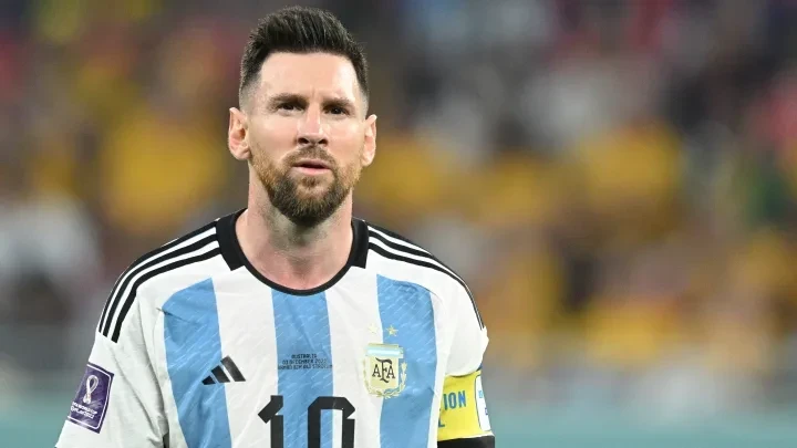 Lionel Messi ilin idmançısı seçilib