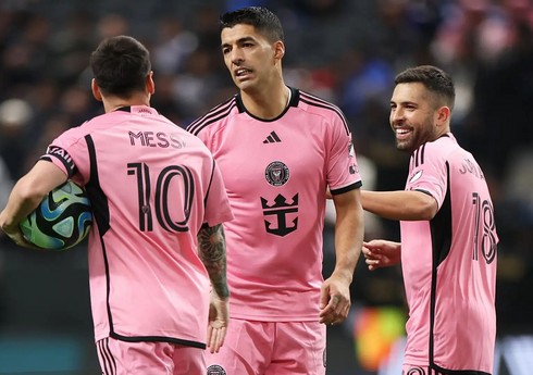 Luis Suares komanda yoldaşı Albanı dişləyib