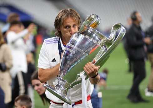 Luka Modriç "Real Madrid"lə müqavilənin müddətini uzadıb