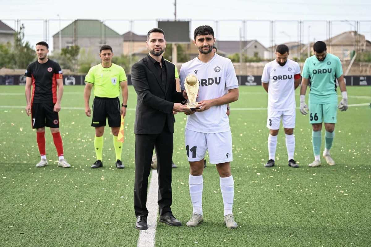 MOİK-in futbolçusu mükafatlandırılıb