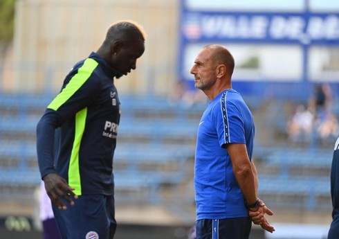 "Monpelye"nin erməni baş məşqçisi komandanın futbolçusu ilə dava edib