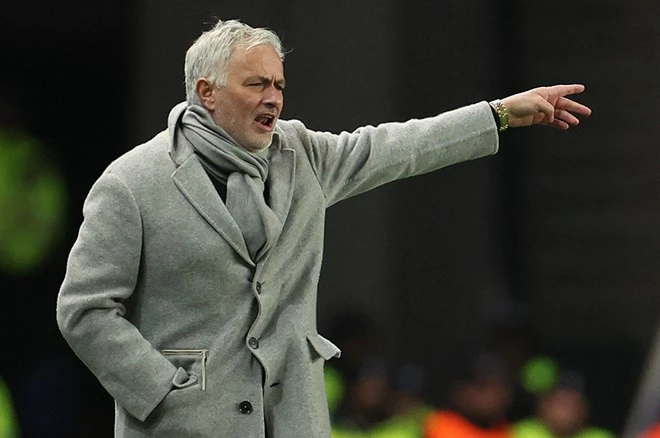 Mourinyo cəzalandırılmadı, "Qalatasaray"ın qapıçısı isə..