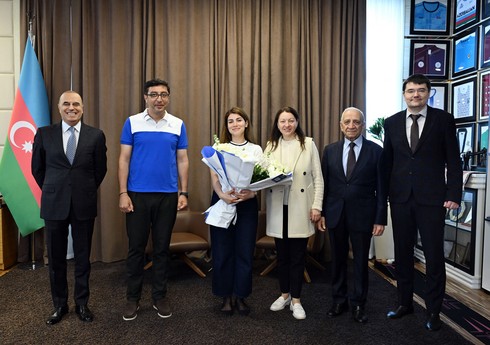 Nazir Avropa çempionatında qızıl medal qazanan şahmatçını qəbul edib