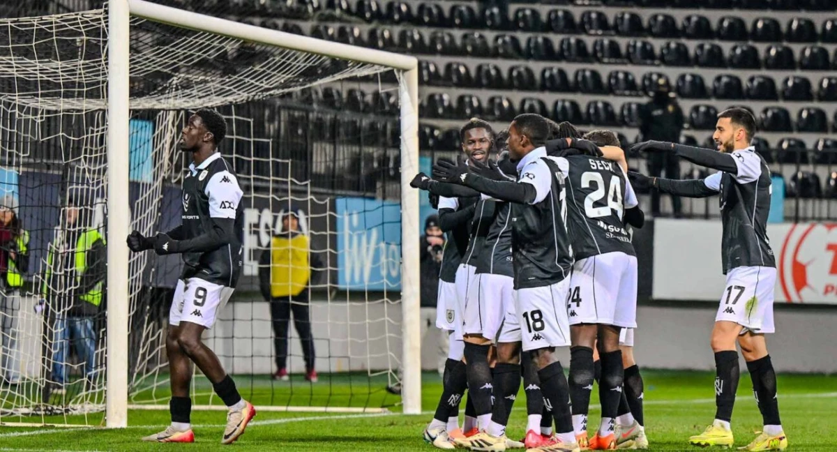 “Neftçi” liderlik arzusunda - Heyətlər - YENİLƏNİR