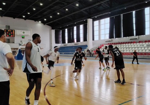 "Neftçi"nin basketbol komandası yoxlama oyunu keçirib