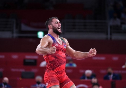 Olimpiyaya vəsiqə qazanan güləşçi: Bu, Azərbaycan xalqının qələbəsidir