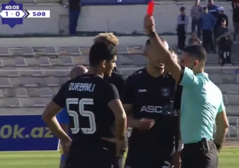 Premyer Liqa: “Səbail” “Kəpəz”lə oyunda azlıqda qalıb