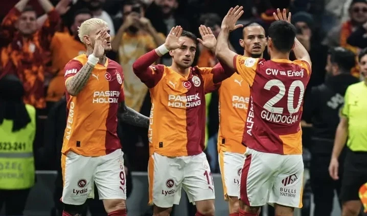 "Qalatasaray" üç xalı 3 cavabsız qolla qazanıb