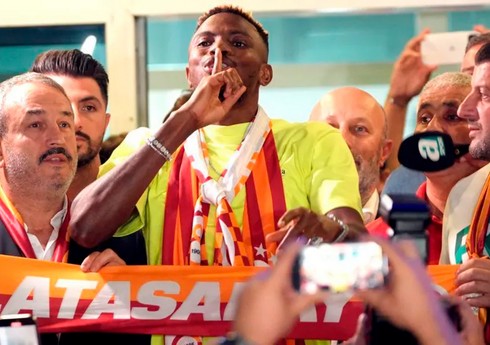 "Qalatasaray" Viktor Osimheni heyətinə qatdığını açıqlayıb