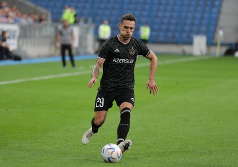 "Qarabağ" legioneri ilə müqavilənin müddətini uzadıb