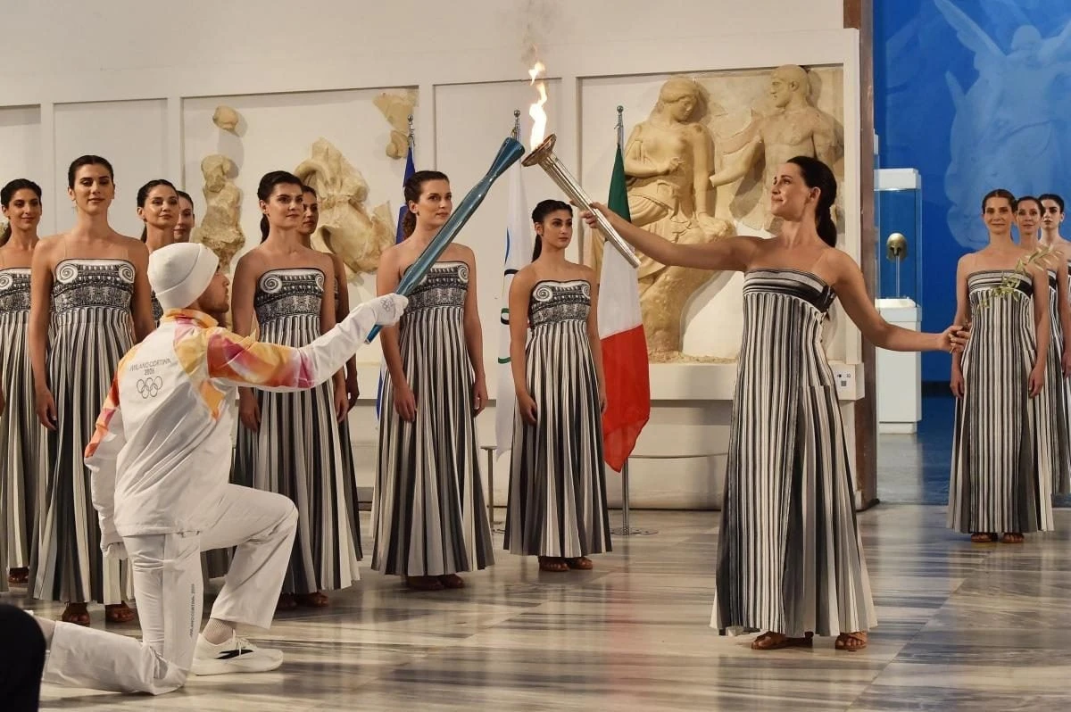 Qış Olimpiya Oyunlarının məşəli yandırılıb