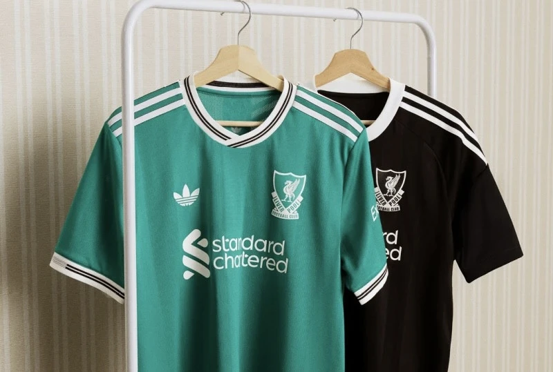 "Liverpul" yeni mövsüm üçün alternativ formasını təqdim edib - FOTO