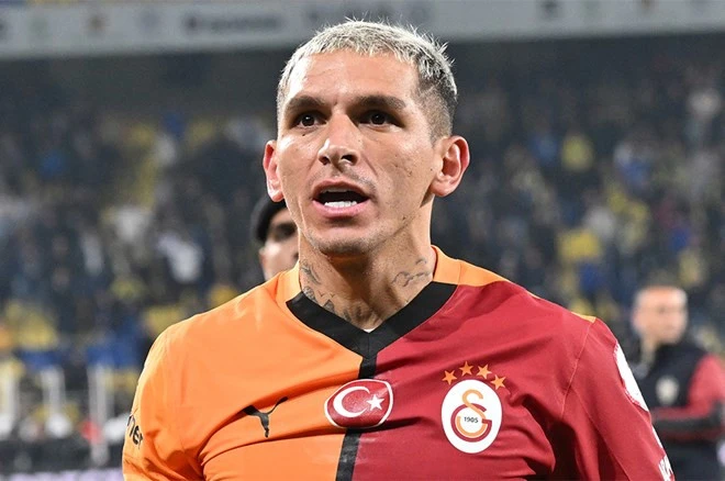 "Qalatasaray" Torreyra ilə yeni müqavilə imzalayıb