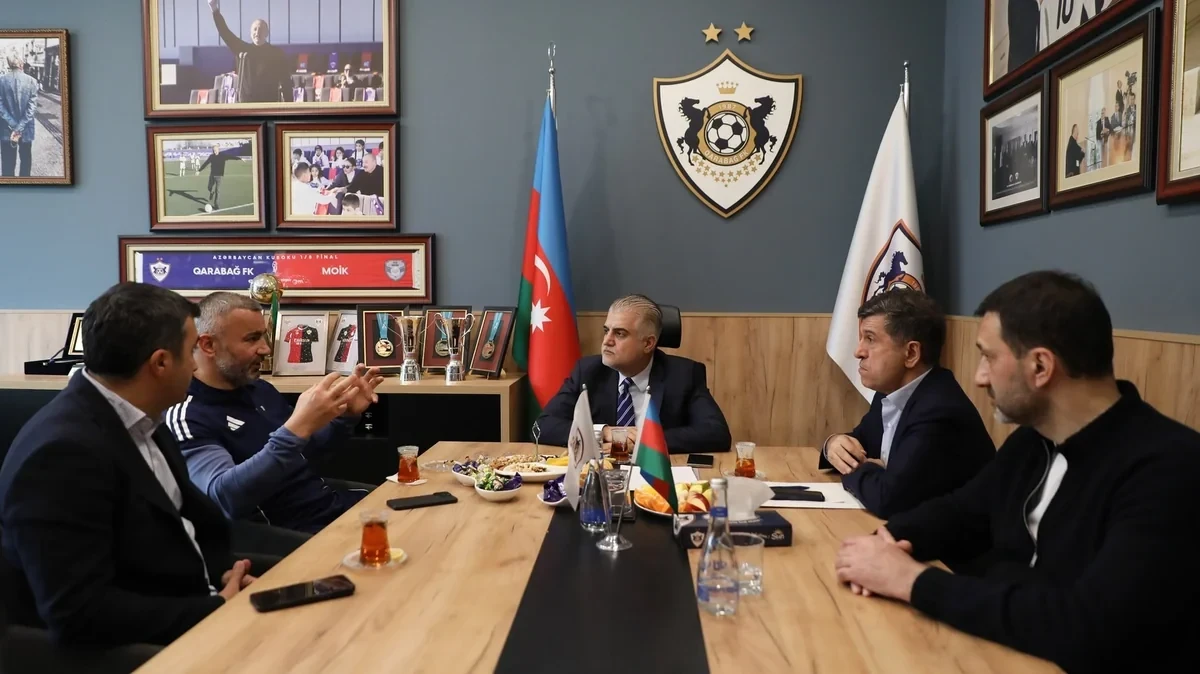 "Qarabağ" rəhbərliyi heyətin gücləndirilməsini və infrastruktur layihələrini müzakirə edib