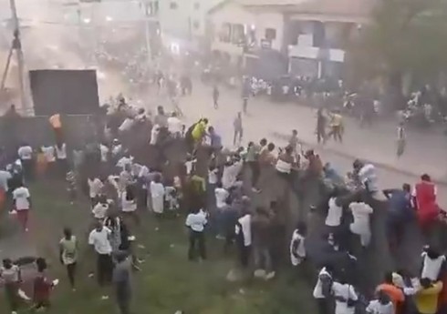 Qvineyada futbol matçı zamanı baş verən insidentdə 100-ə yaxın insan ölüb