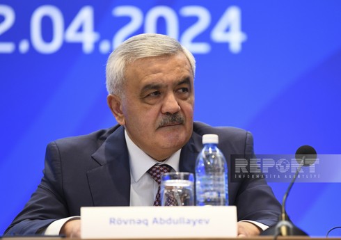 Rövnəq Abdullayev: Futbola gəldiyim üçün peşmanlıq keçirmirəm