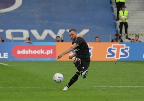 UEFA "Qarabağ"ın kapitanını təbrik edib