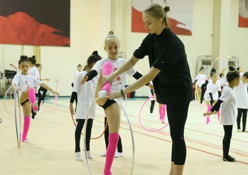 Ukraynanın tanınmış gimnastı Bakıda ustad dərsləri keçib