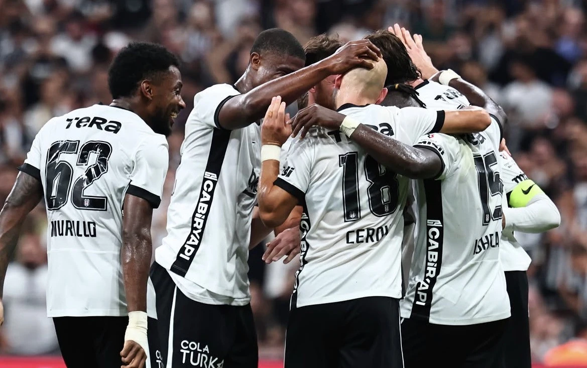Vlahoviç het-trik etdi, “Beşiktaş” 3 xalı 6 qolla qazandı