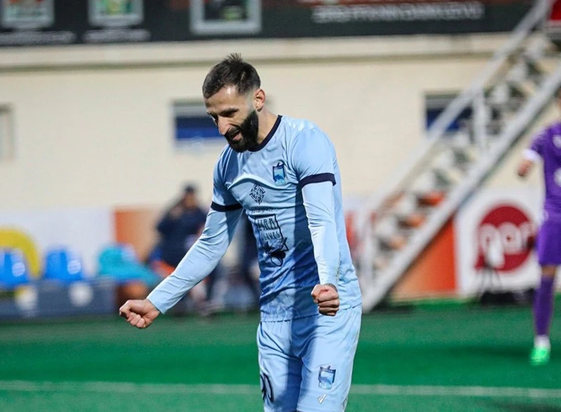 Volkov “100”ə çatdı